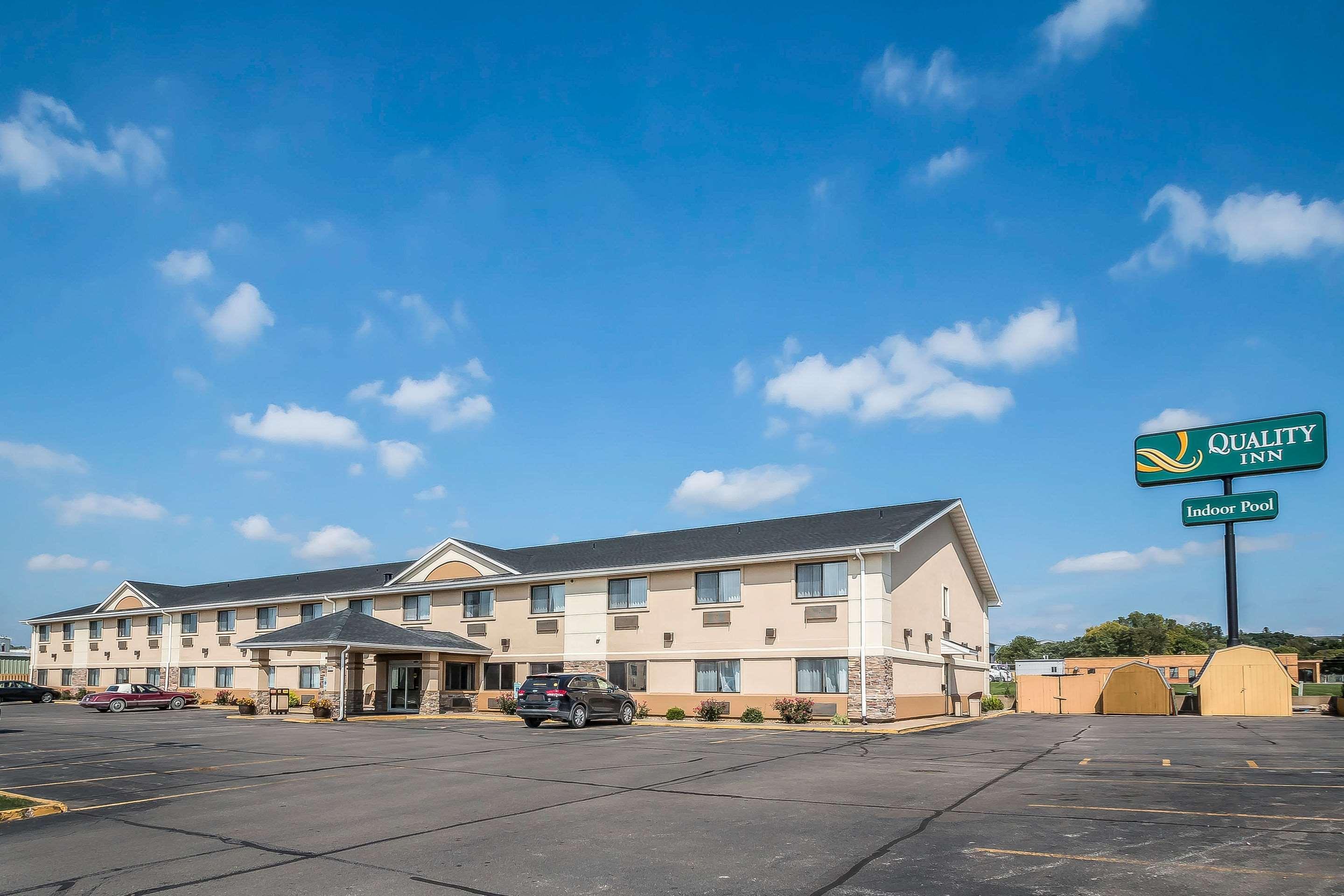 Quality Inn Coralville - Iowa River Landing Екстериор снимка